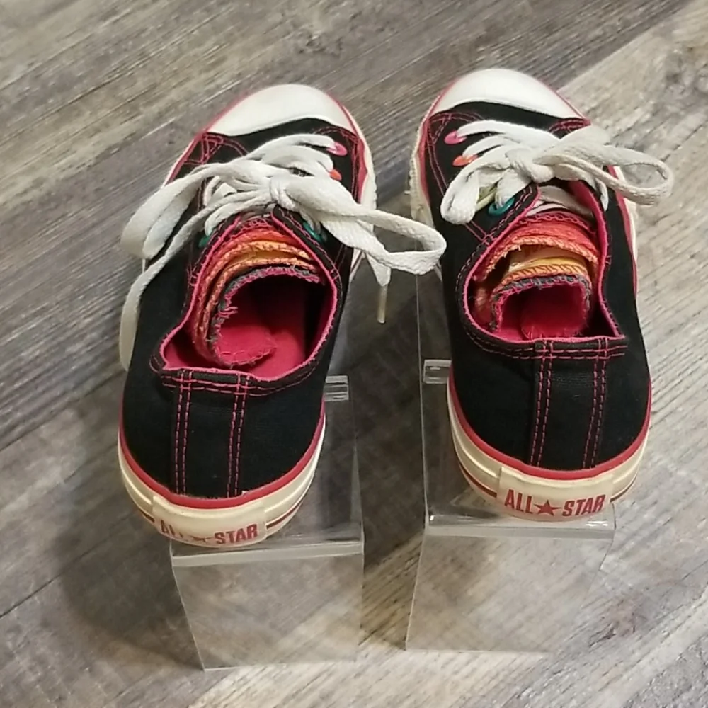 Converse different color